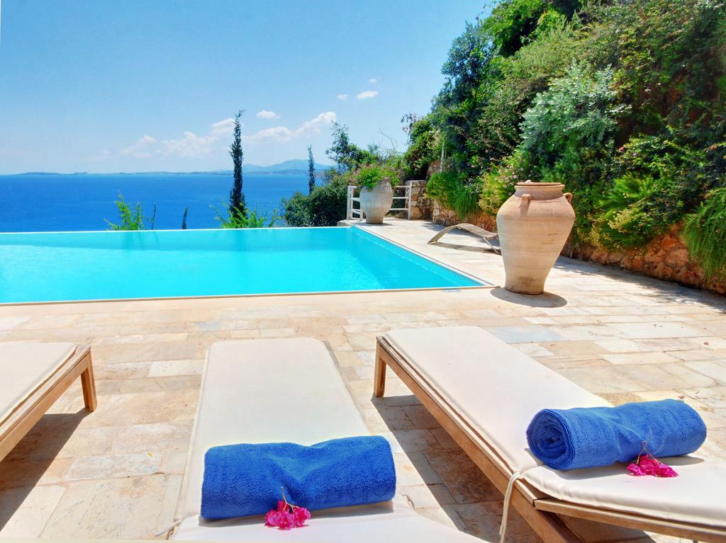 Corfu Luxury Villas Barbati Exterior photo